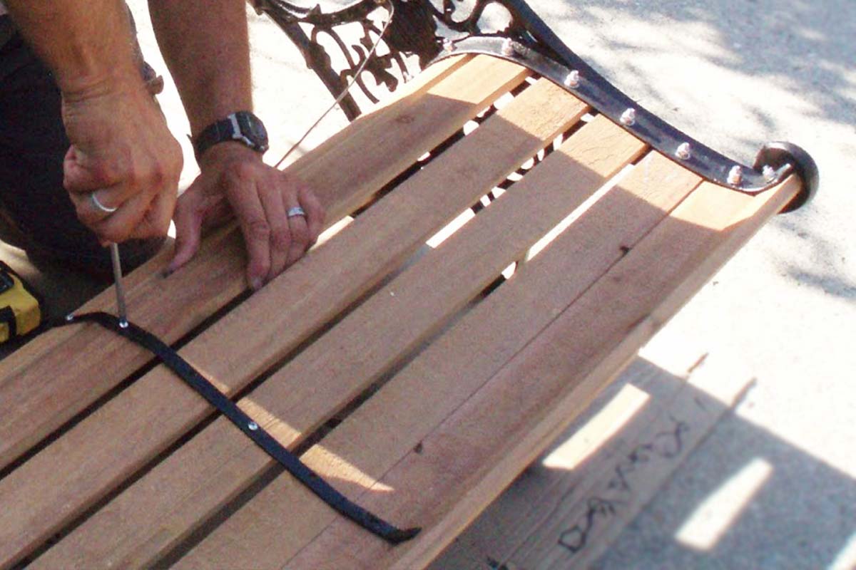 Reparação de mobiliário urbano